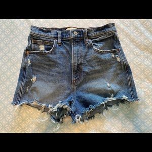 Abercrombie & Fitch Ultra High Rise Mom Short